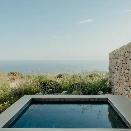 Santorini Sky, Luxury 피르고스