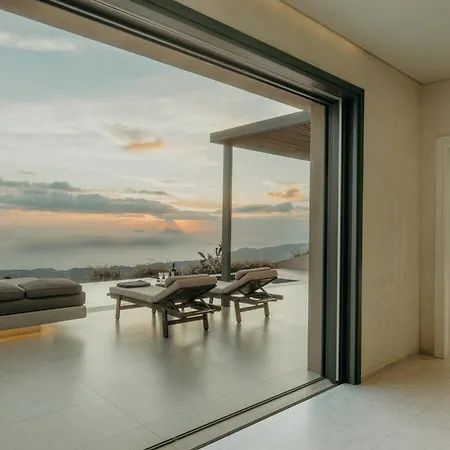 Santorini Sky, Luxury * Pýrgos