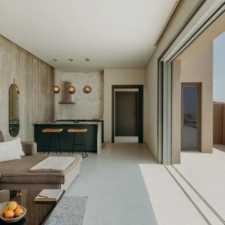 Santorini Sky, Luxury 피르고스