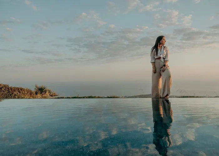 Santorini Sky, Luxury Villa Pýrgos