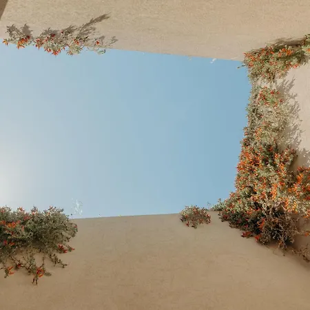 Santorini Sky, Luxury