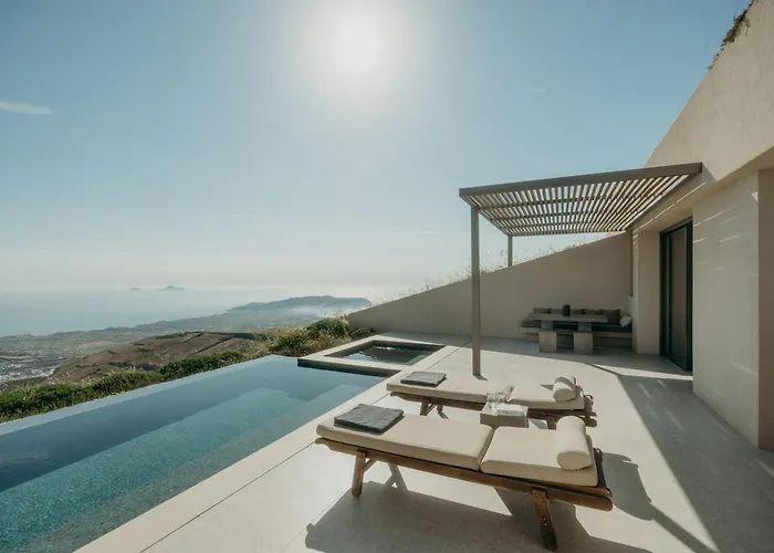 Villa Santorini Sky, Luxury *