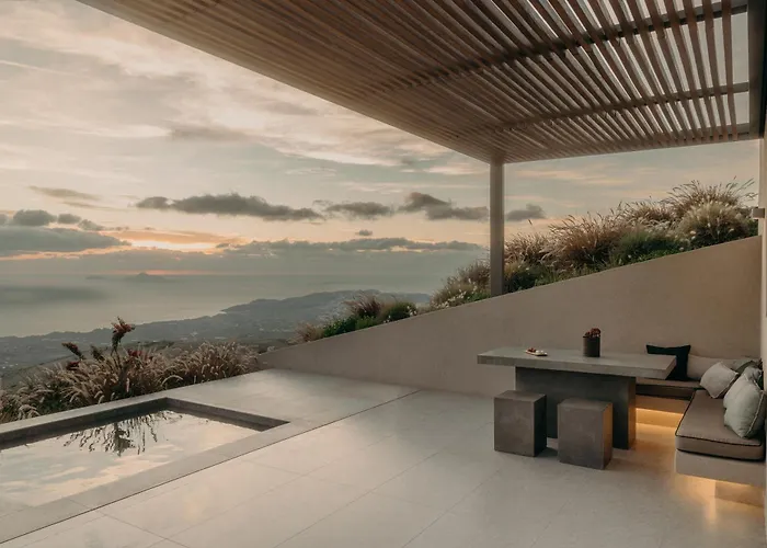 Santorini Sky, Luxury Pyrgos Kallistis