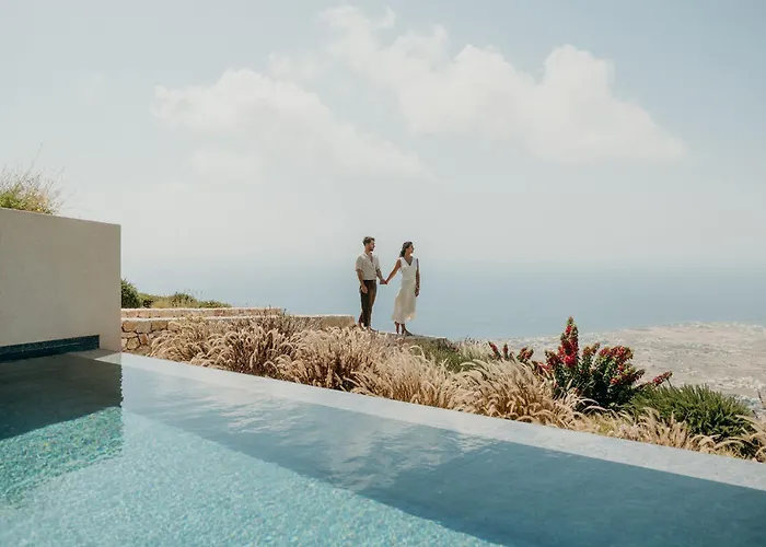 Vila Santorini Sky, Luxury